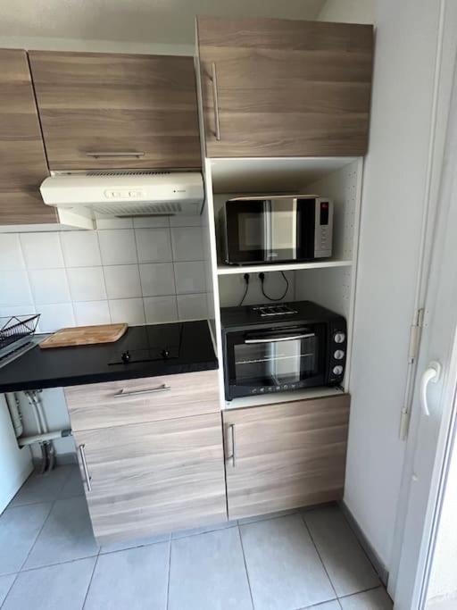 Joli Appt 45 M2 Avec Terrasse Apartment Lunel  Exterior photo