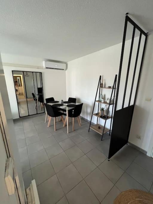 Joli Appt 45 M2 Avec Terrasse Apartment Lunel  Exterior photo