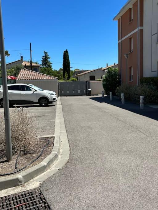 Joli Appt 45 M2 Avec Terrasse Apartment Lunel  Exterior photo